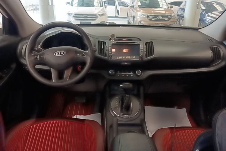 Used Kia Sportage R 2014 2.0L Automatic Two-Wheel Drive GL Center Console