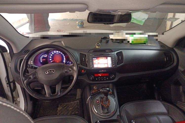 Used Kia Sportage R 2014 2.0L Automatic Two-Wheel Drive Premium Special Center Console