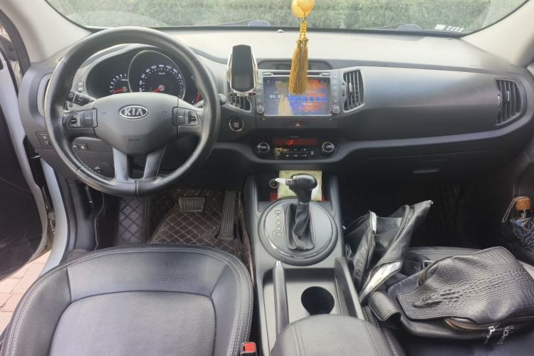 Used Kia Sportage R 2014 2.0L Automatic Two-Wheel Drive GLS Trim Center Console