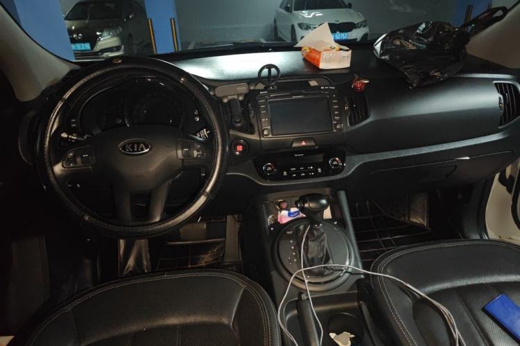 Used Kia Sportage R 2014 2.0L Automatic Two-Wheel Drive Premium Special Center Console