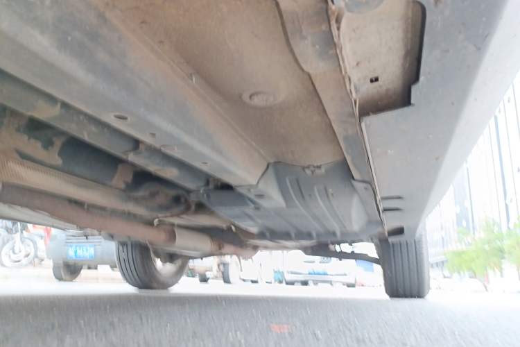 Used Kia Sportage R 2014 2.0L Automatic Two-Wheel Drive GLS Trim Chassis Front Left