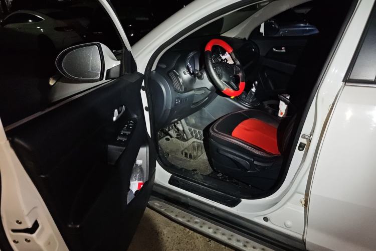 Used Kia Sportage R 2014 2.0L Manual Two-Wheel Drive GL Trim Driver Seat