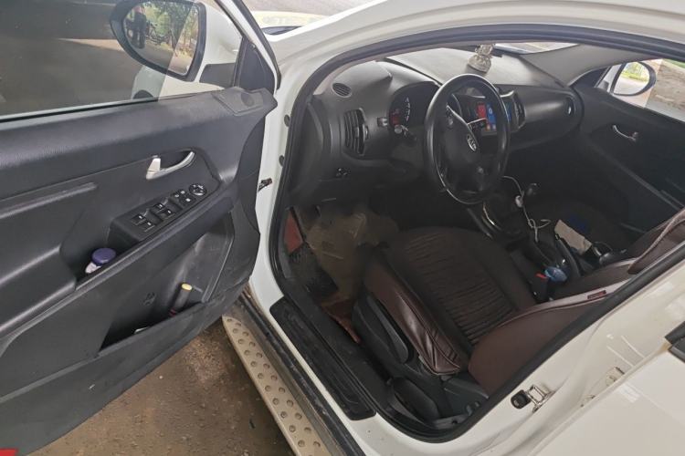 Used Kia Sportage R 2014 2.0L Manual Two-Wheel-Drive GLS Driver Seat