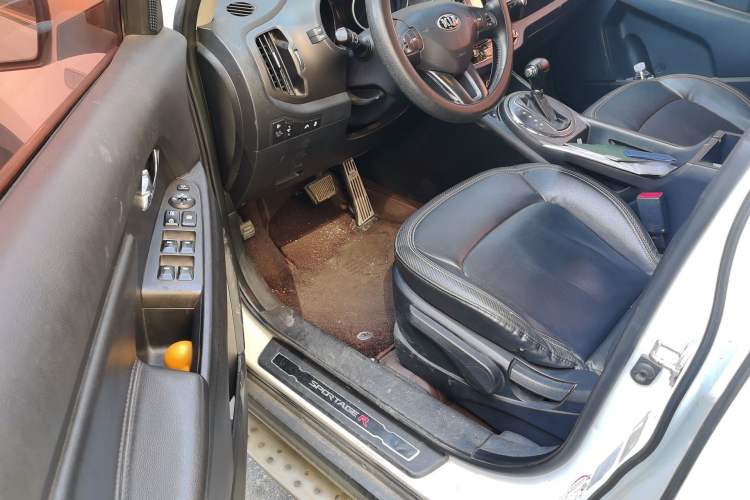 Used Kia Sportage R 2014 2.0L Automatic Two-Wheel Drive Premium Special Driver Seat