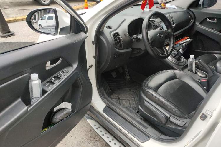 Used Kia Sportage R 2014 2.0L Manual Two-Wheel Drive GL Trim Driver Seat