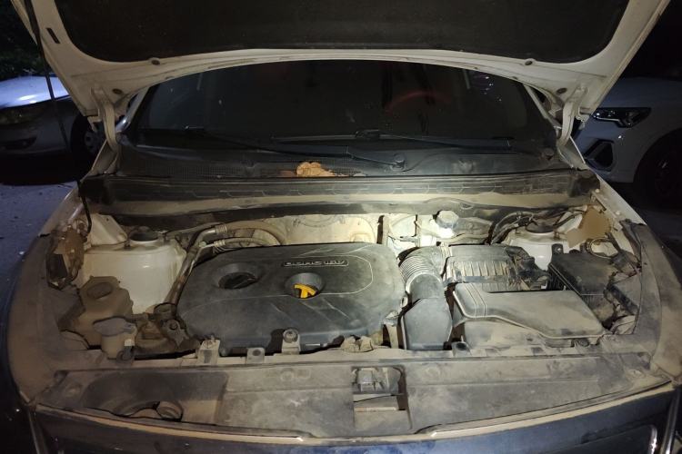 Used Kia Sportage R 2014 2.0L Manual Two-Wheel Drive GL Trim Engine Bay