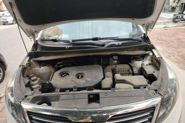 Used Kia Sportage R 2014 2.0L Automatic Two-Wheel Drive DLX Engine Bay