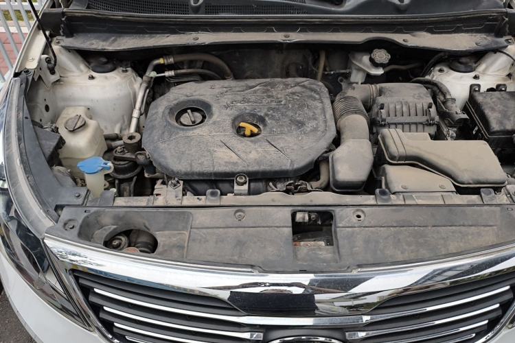 Used Kia Sportage R 2014 2.0L Manual Two-Wheel-Drive GLS Engine Bay