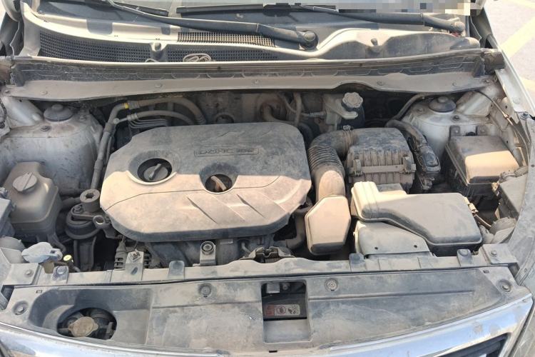 Used Kia Sportage R 2014 2.0L Automatic Two-Wheel Drive GLS Trim Engine Bay
