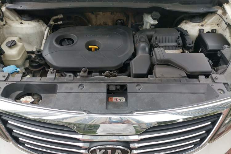 Used Kia Sportage R 2014 2.0L Automatic Two-Wheel Drive GLS Trim Engine Bay