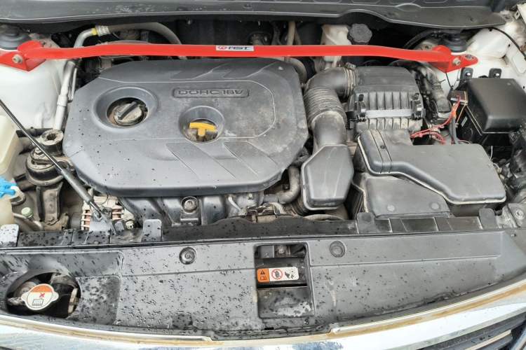 Used Kia Sportage R 2014 2.0L Automatic Two-Wheel Drive DLX Engine Bay
