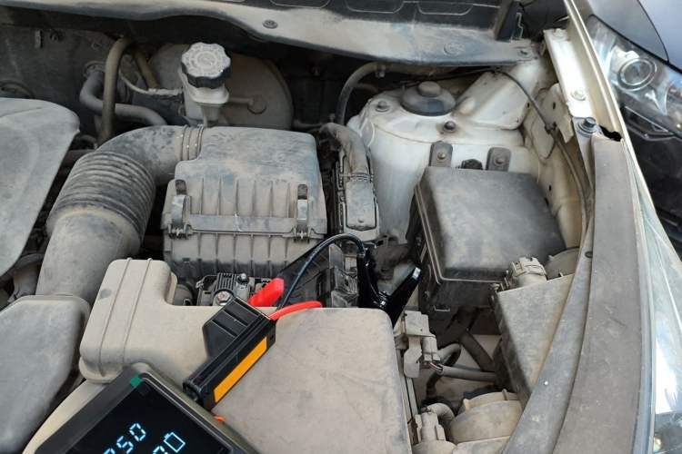 Used Kia Sportage R 2014 2.0L Automatic Two-Wheel Drive GLS Trim Engine Bay Left