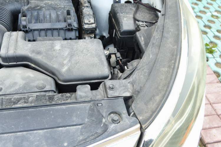 Used Kia Sportage R 2014 2.0L Automatic Two-Wheel Drive GLS Trim Engine Bay Left