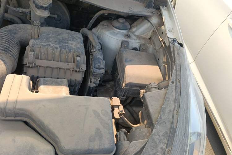 Used Kia Sportage R 2014 2.0L Automatic Two-Wheel Drive GLS Trim Engine Bay Left