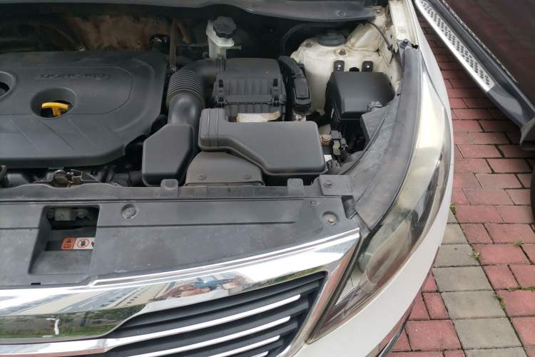 Used Kia Sportage R 2014 2.0L Automatic Two-Wheel Drive GLS Trim Engine Bay Left