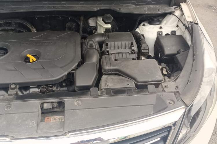 Used Kia Sportage R 2014 2.0L Automatic Two-Wheel Drive GLS Trim Engine Bay Left