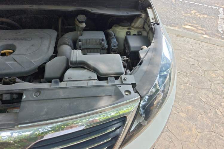 Used Kia Sportage R 2014 2.0L Automatic Two-Wheel Drive GLS Trim Engine Bay Left