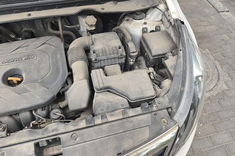 Used Kia Sportage R 2014 2.0L Automatic Two-Wheel Drive GLS Trim Engine Bay Left