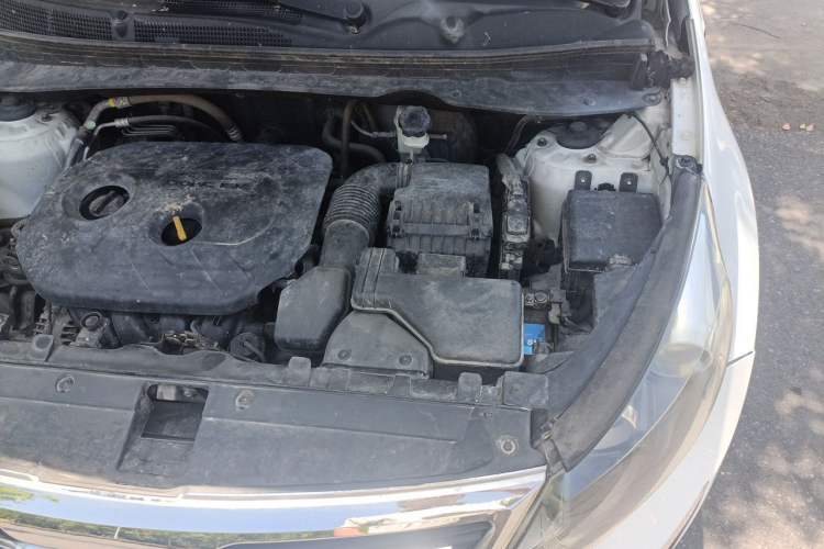 Used Kia Sportage R 2014 2.0L Automatic Two-Wheel Drive DLX Engine Bay Left