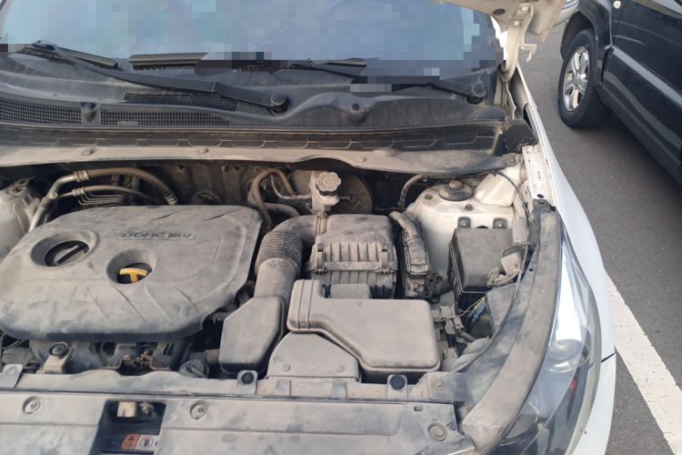 Used Kia Sportage R 2014 2.0L Automatic Two-Wheel Drive GLS Trim Engine Bay Left