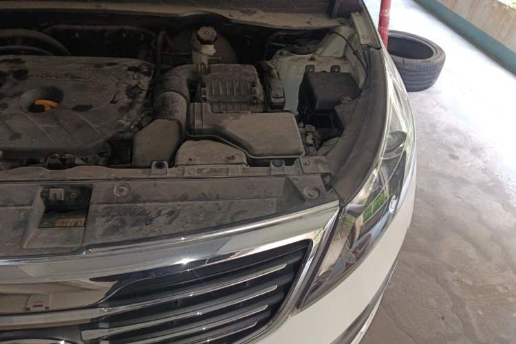 Used Kia Sportage R 2014 2.0L Automatic Two-Wheel Drive Premium Special Engine Bay Left