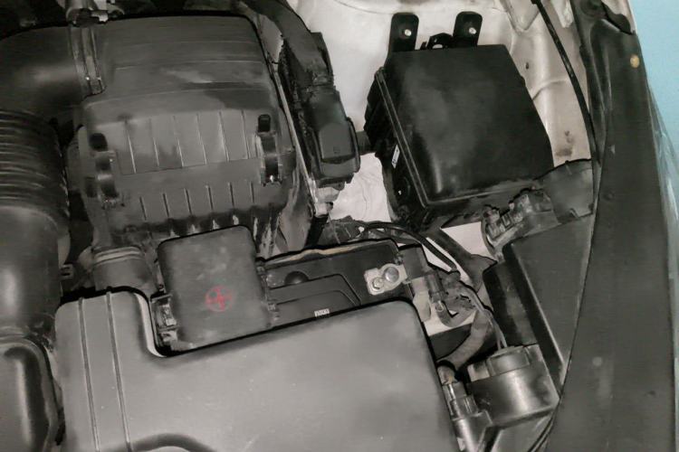 Used Kia Sportage R 2014 2.0L Automatic Two-Wheel Drive GLS Trim Engine Bay Left