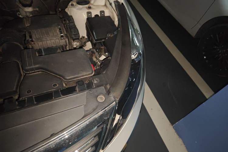 Used Kia Sportage R 2014 2.0L Automatic Two-Wheel Drive Premium Special Engine Bay Left