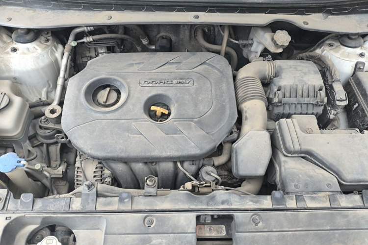 Used Kia Sportage R 2014 2.0L Automatic Two-Wheel Drive GLS Trim Engine Bay