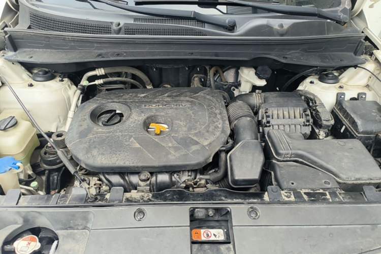 Used Kia Sportage R 2014 2.0L Automatic Two-Wheel Drive GLS Trim Engine Bay