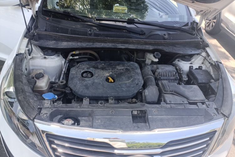 Used Kia Sportage R 2014 2.0L Automatic Two-Wheel Drive DLX Engine Bay