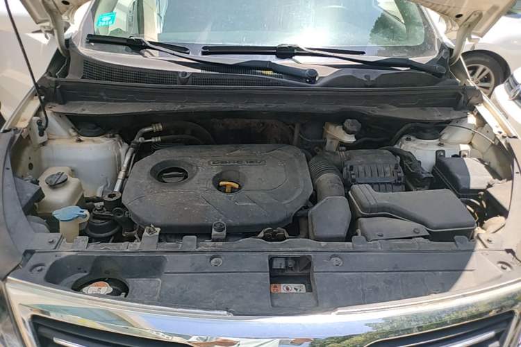 Used Kia Sportage R 2014 2.0L Manual Two-Wheel Drive GL Trim Engine Bay