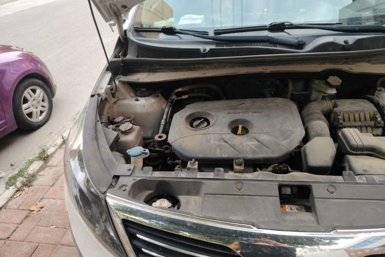 Used Kia Sportage R 2014 2.0L Automatic Two-Wheel Drive DLX Engine Bay Right