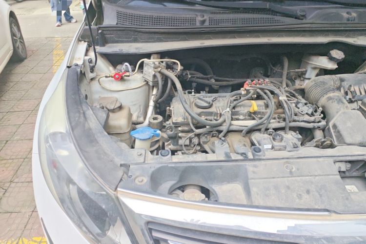 Used Kia Sportage R 2014 2.0L Automatic Two-Wheel Drive GLS Trim Engine Bay Right