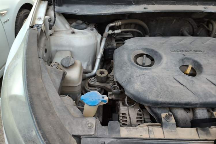 Used Kia Sportage R 2014 2.0L Automatic Two-Wheel Drive GLS Trim Engine Bay Right