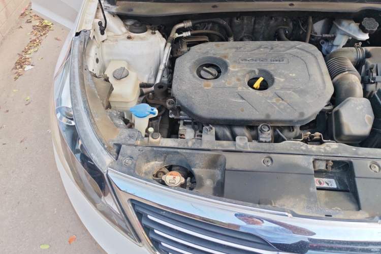 Used Kia Sportage R 2014 2.0L Automatic Two-Wheel Drive DLX Engine Bay Right
