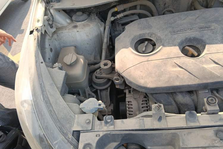 Used Kia Sportage R 2014 2.0L Automatic Two-Wheel Drive GLS Trim Engine Bay Right