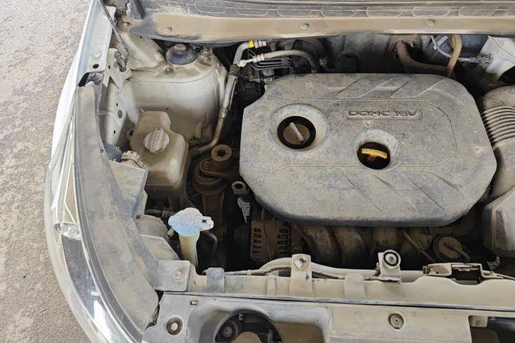 Used Kia Sportage R 2014 2.0L Manual Two-Wheel-Drive GLS Engine Bay Right