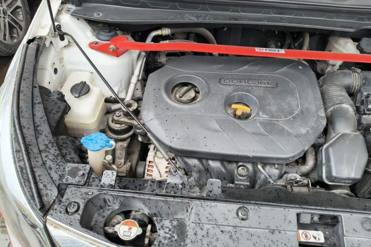 Used Kia Sportage R 2014 2.0L Automatic Two-Wheel Drive DLX Engine Bay Right