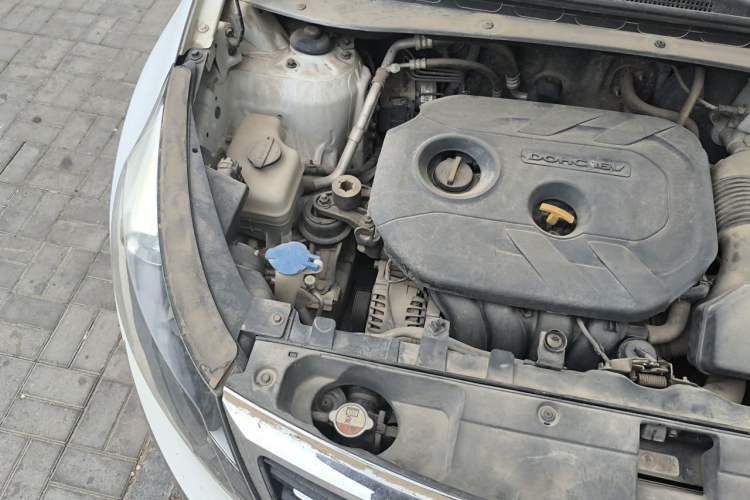 Used Kia Sportage R 2014 2.0L Automatic Two-Wheel Drive GLS Trim Engine Bay Right