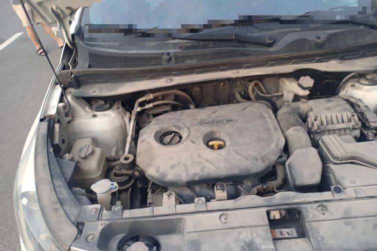 Used Kia Sportage R 2014 2.0L Automatic Two-Wheel Drive GLS Trim Engine Bay Right