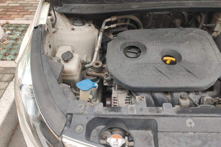 Used Kia Sportage R 2014 2.0L Automatic Two-Wheel Drive GLS Trim Engine Bay Right