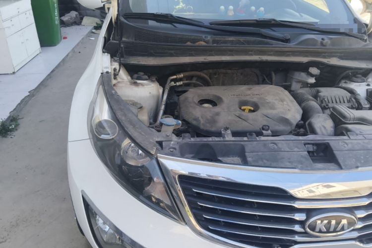 Used Kia Sportage R 2014 2.0L Automatic Two-Wheel Drive GLS Trim Engine Bay Right