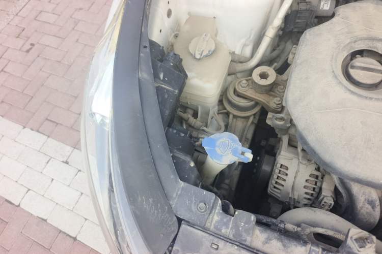 Used Kia Sportage R 2014 2.0L Automatic Two-Wheel Drive GLS Trim Engine Bay Right