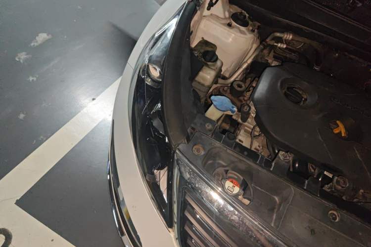 Used Kia Sportage R 2014 2.0L Automatic Two-Wheel Drive Premium Special Engine Bay Right