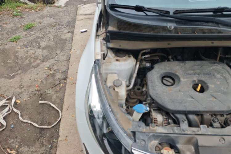 Used Kia Sportage R 2014 2.0L Automatic Two-Wheel Drive DLX Engine Bay Right