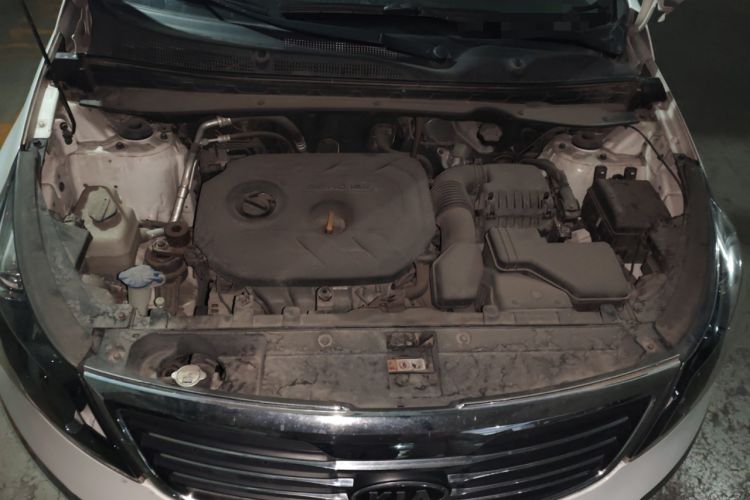 Used Kia Sportage R 2014 2.0L Automatic Two-Wheel Drive GLS Trim Engine Bay