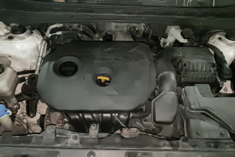 Used Kia Sportage R 2014 2.0L Automatic Two-Wheel Drive GLS Trim Engine Bay
