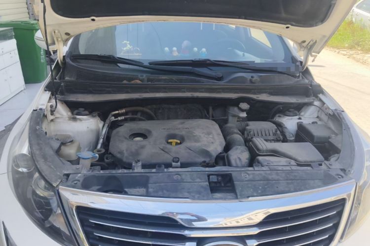 Used Kia Sportage R 2014 2.0L Automatic Two-Wheel Drive GLS Trim Engine Bay