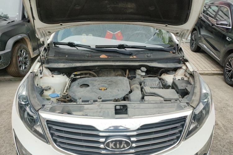 Used Kia Sportage R 2014 2.0L Manual Two-Wheel Drive GL Trim Engine Bay