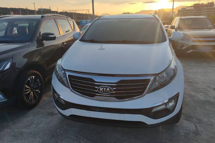 Used Kia Sportage R 2014 2.0L Manual Two-Wheel Drive GL Trim Exterior 1